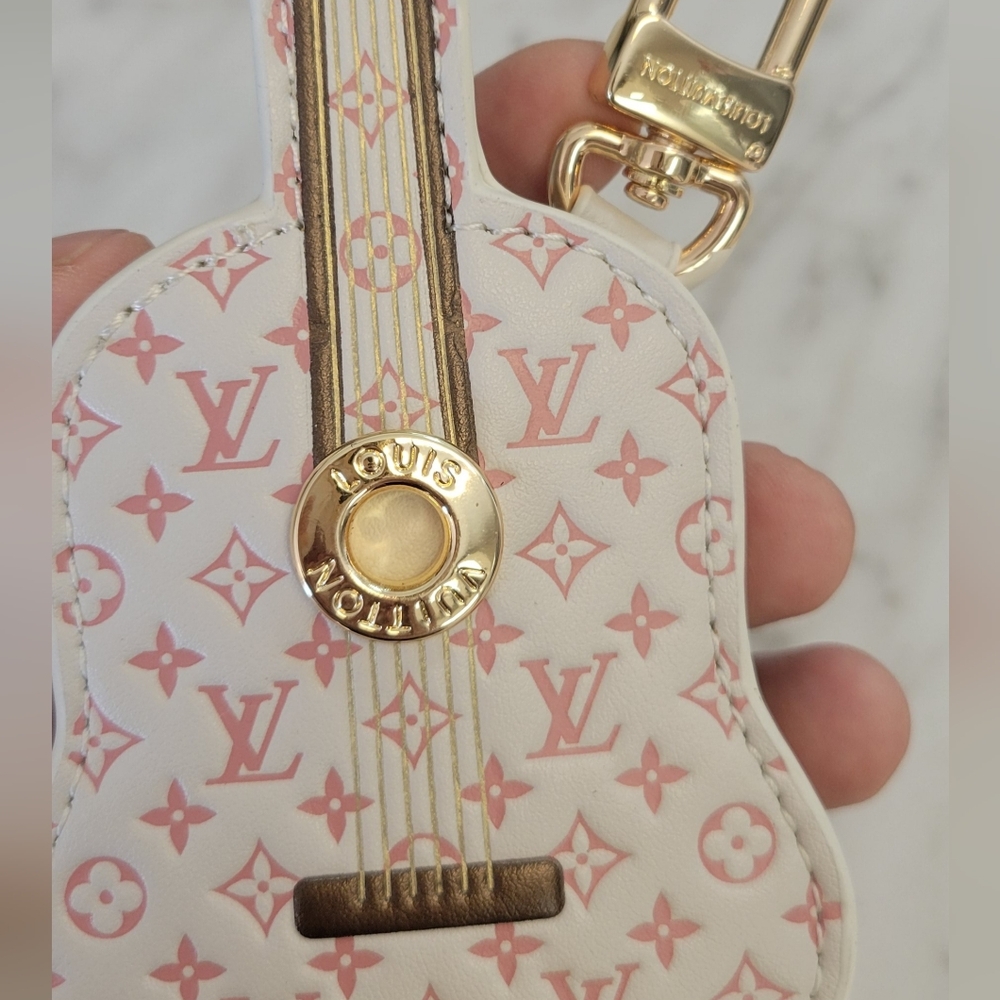 Fashion Pink & White  Guitar Key Pouch - Picture 6 of 7